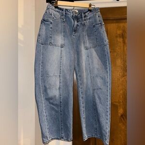 LAgence Cody Cropped High Rise Barrel-Leg Jean Light Wash Size 26